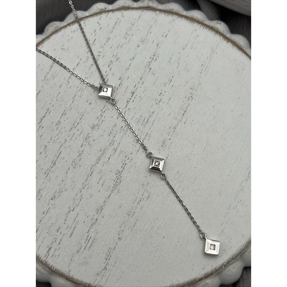 14k White Gold 3 Drop 5 Diamond Necklace
